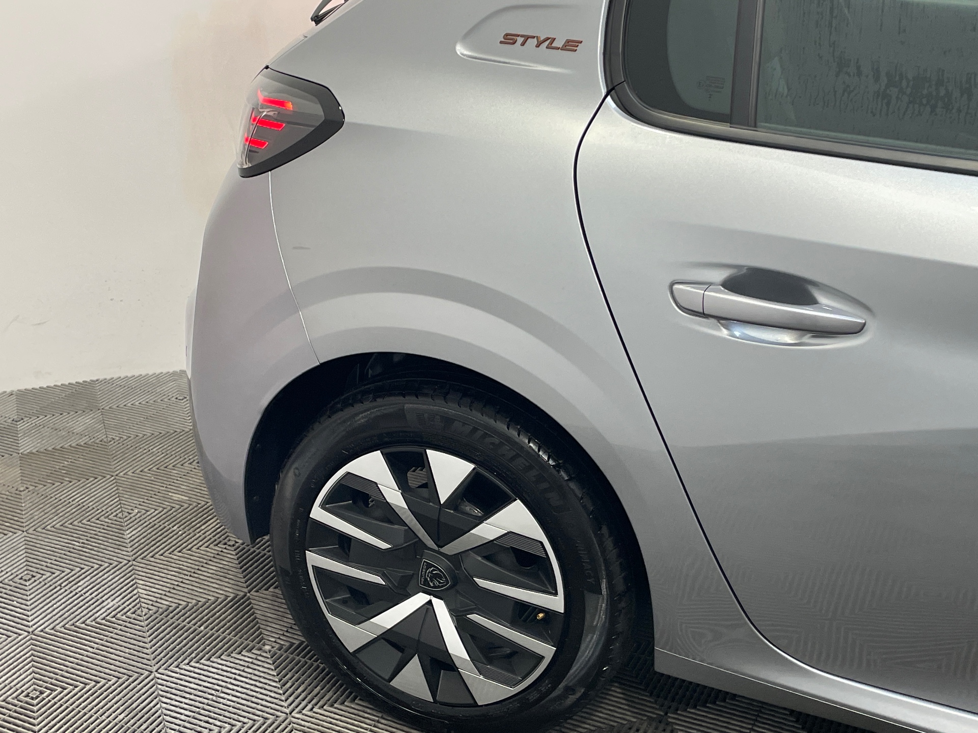 PEUGEOT 208 100 S&S BVM6 Style — expertise