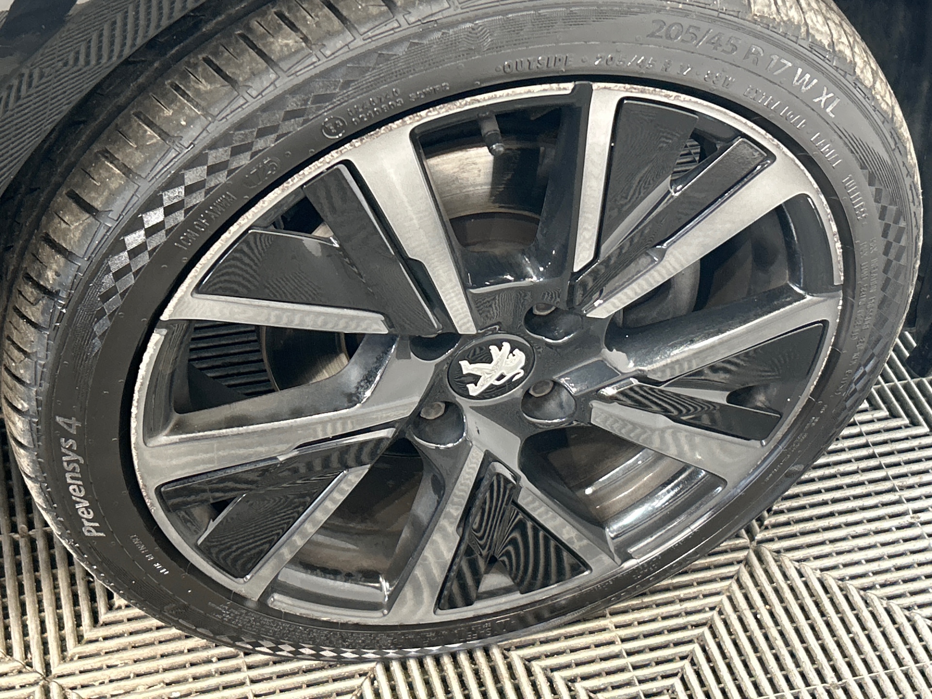 PEUGEOT 208 PureTech 100 S&S EAT8 GT — expertise