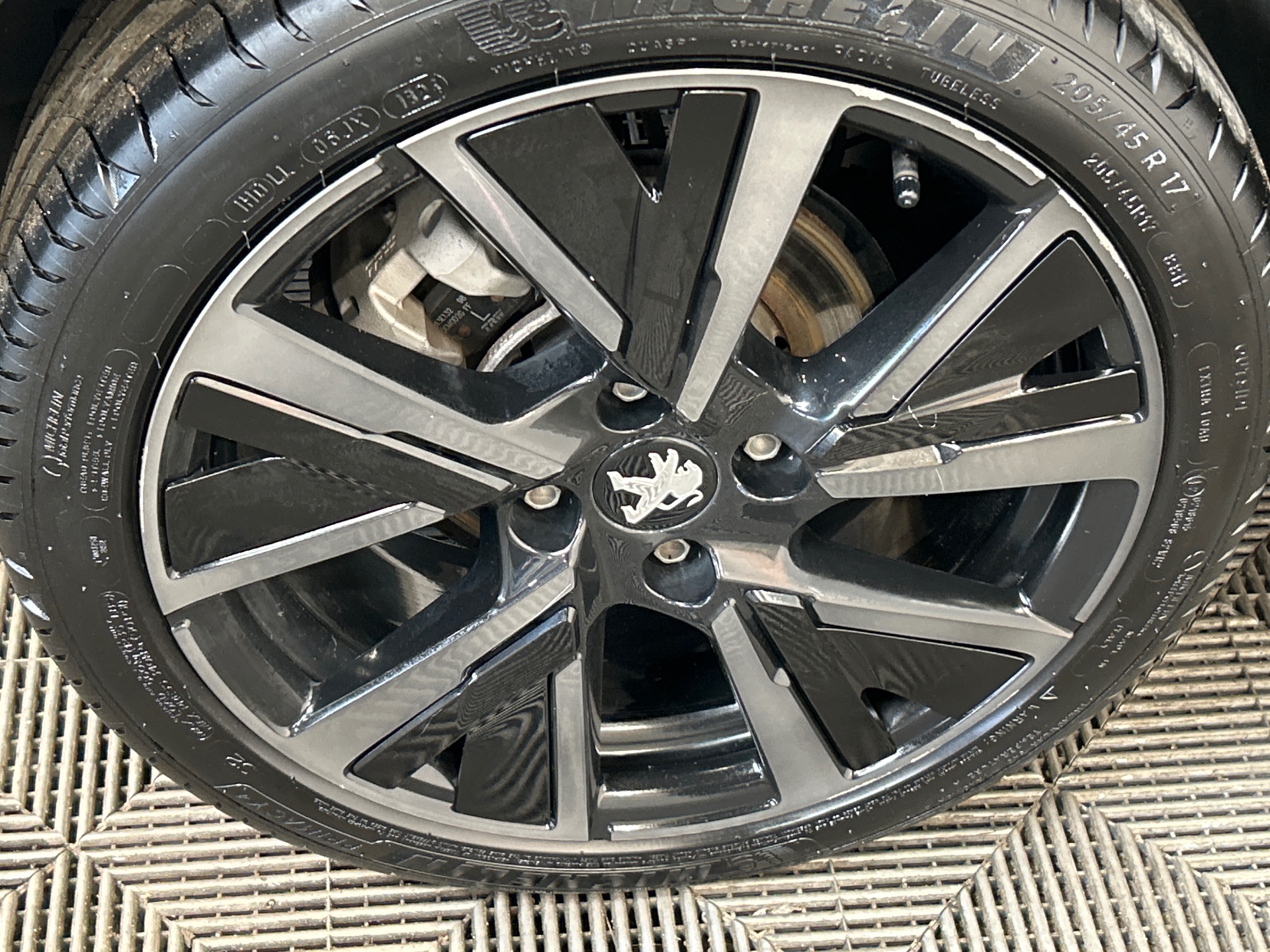 PEUGEOT 208 PureTech 100 S&S EAT8 GT — expertise