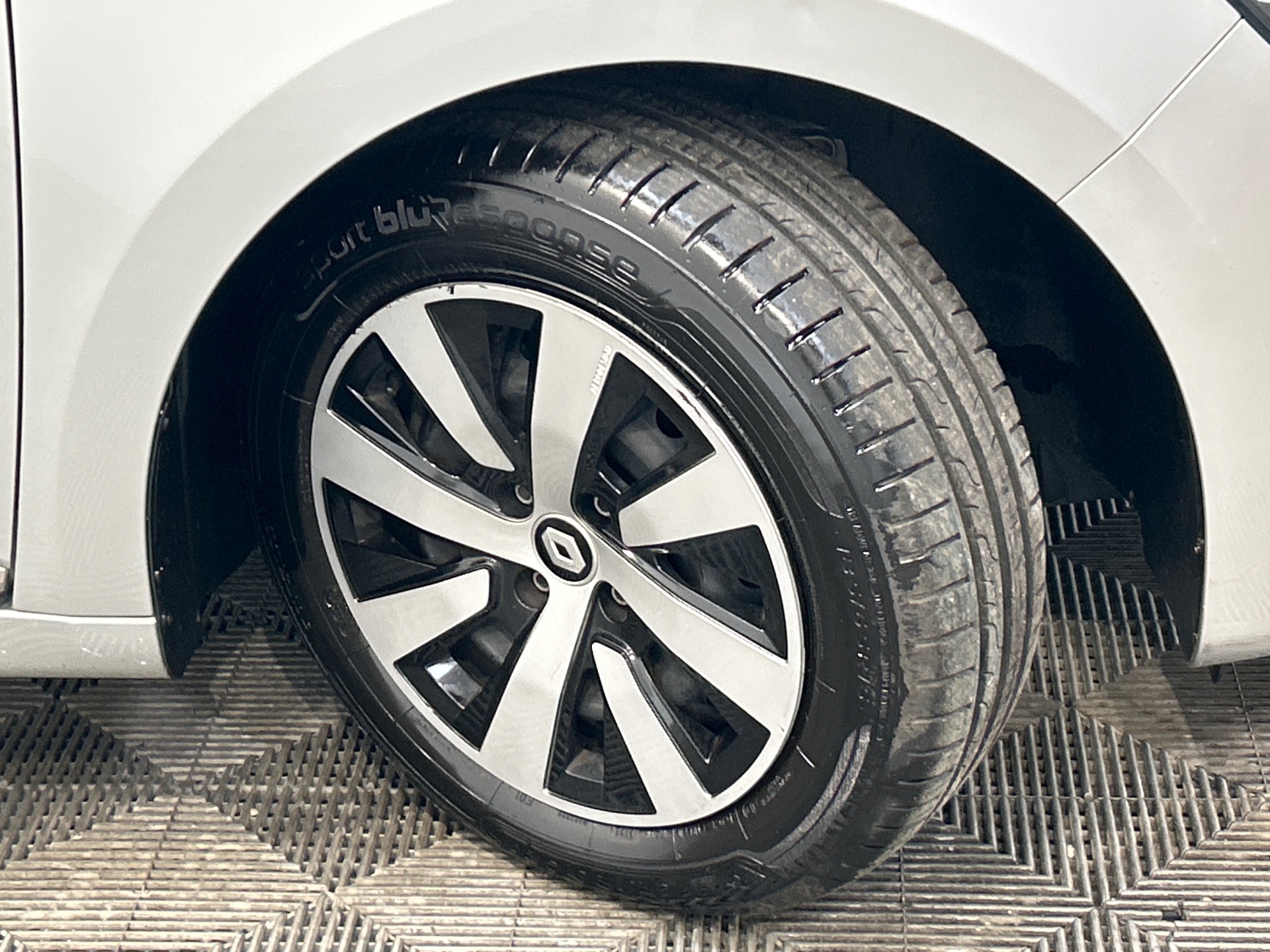RENAULT CLIO V TCe 90 Equilibre — expertise