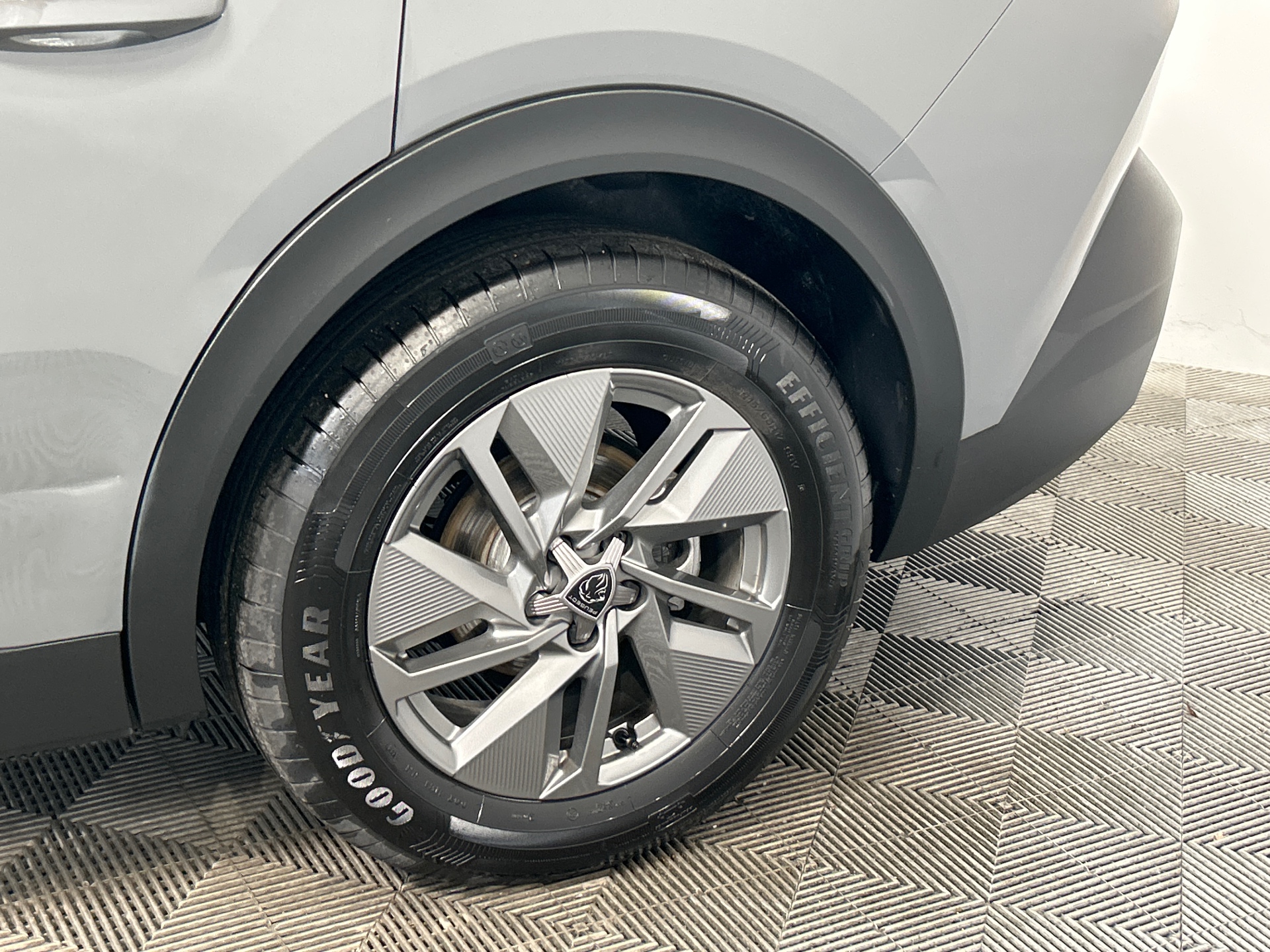 PEUGEOT 408 Hybrid 136 e-DCS6 Allure — expertise