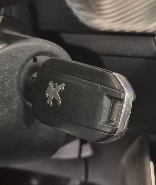 PEUGEOT 2008 BUSINESS BlueHDi 130 S&S EAT8 Active Business - 5P — expertise