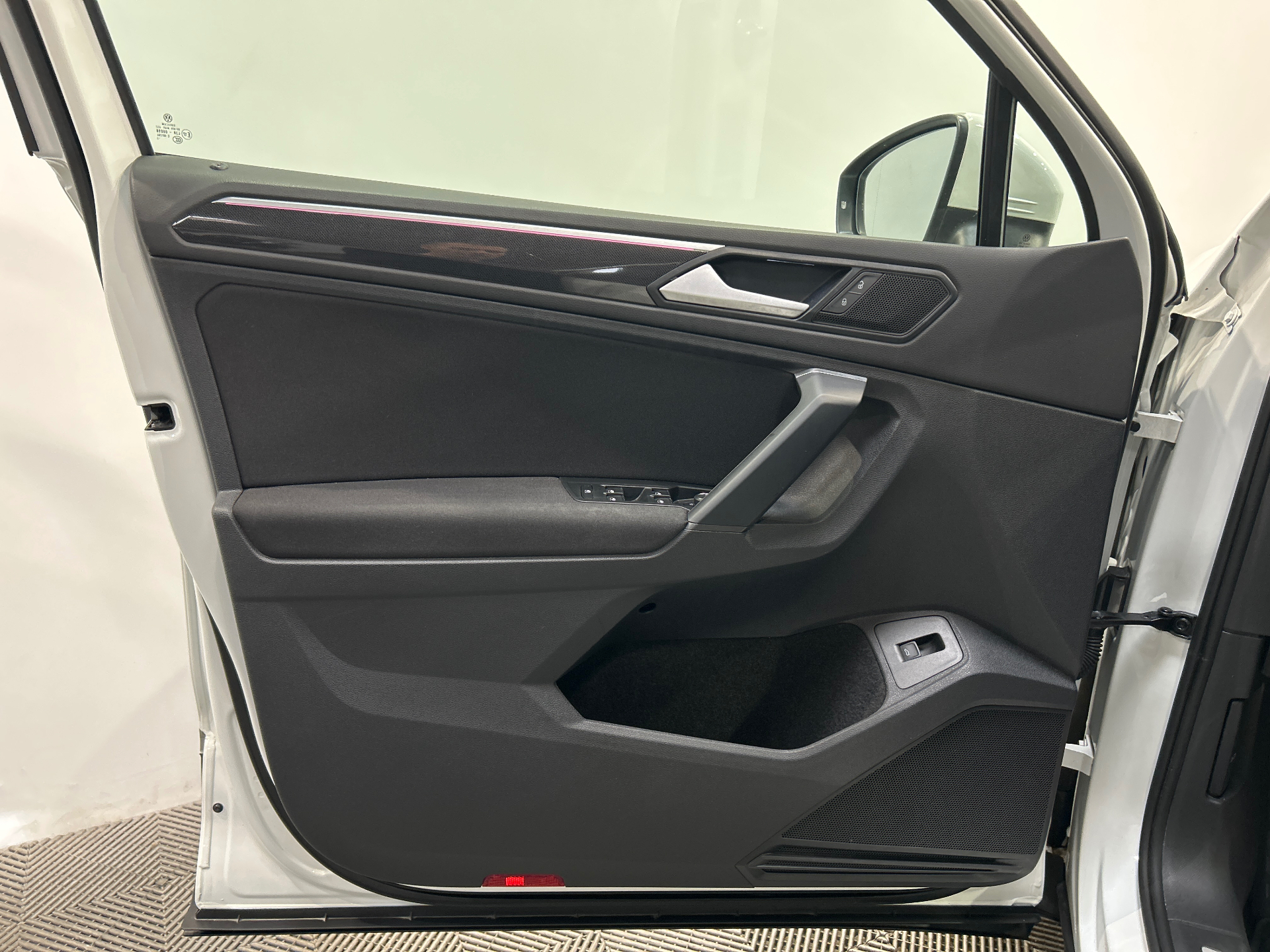 VOLKSWAGEN TIGUAN BUSINESS 1.5 TSI 150 DSG7 Life Business