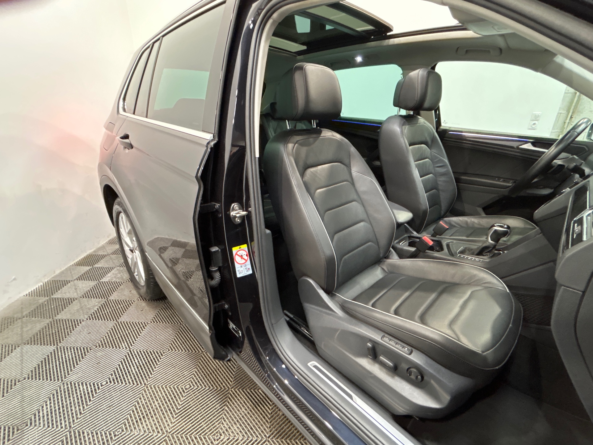 VOLKSWAGEN TIGUAN 1.5 TSI 150ch DSG7 Elegance Exclusive