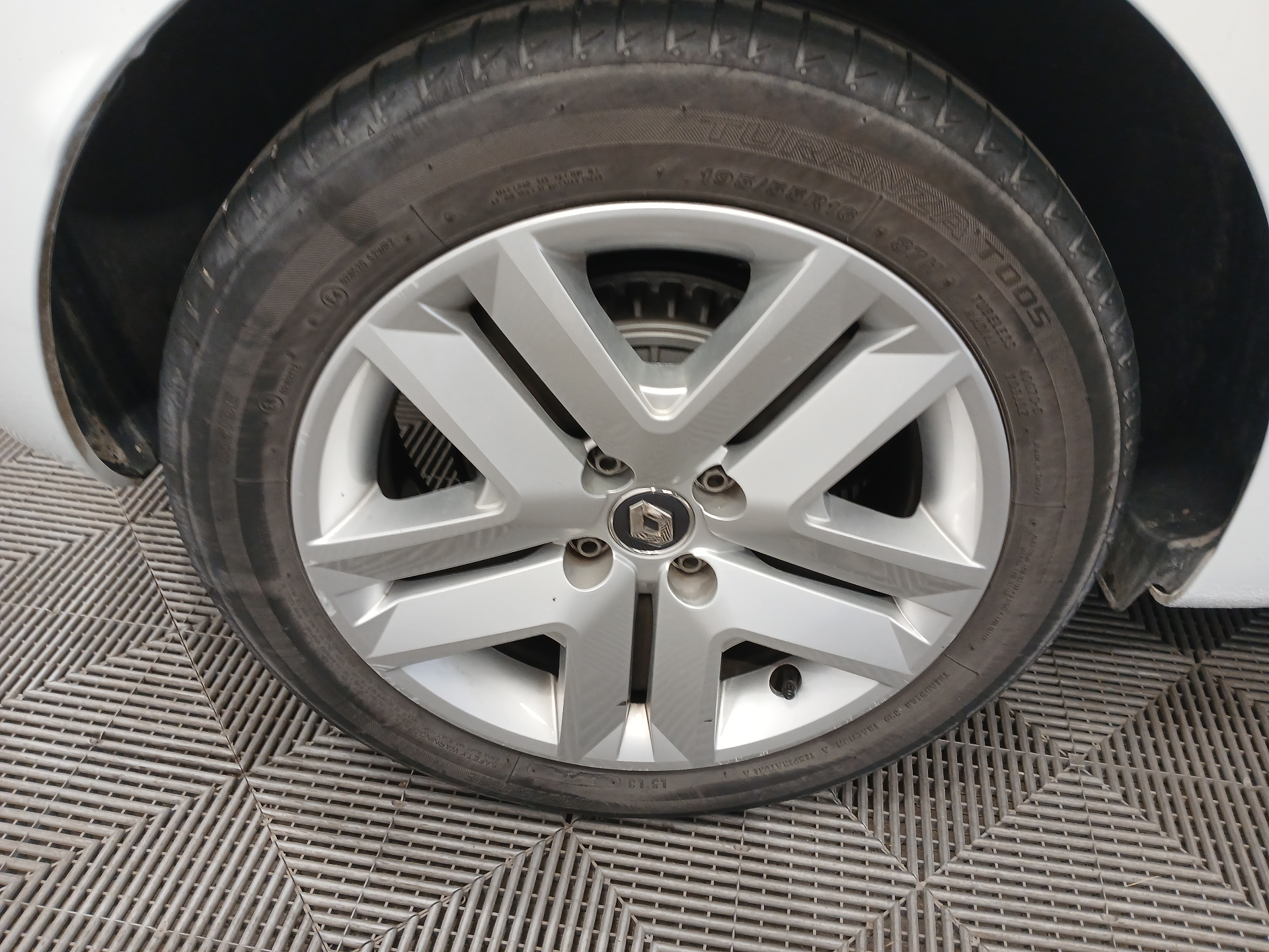RENAULT CLIO V Blue dCi 100 - 21N Business — expertise