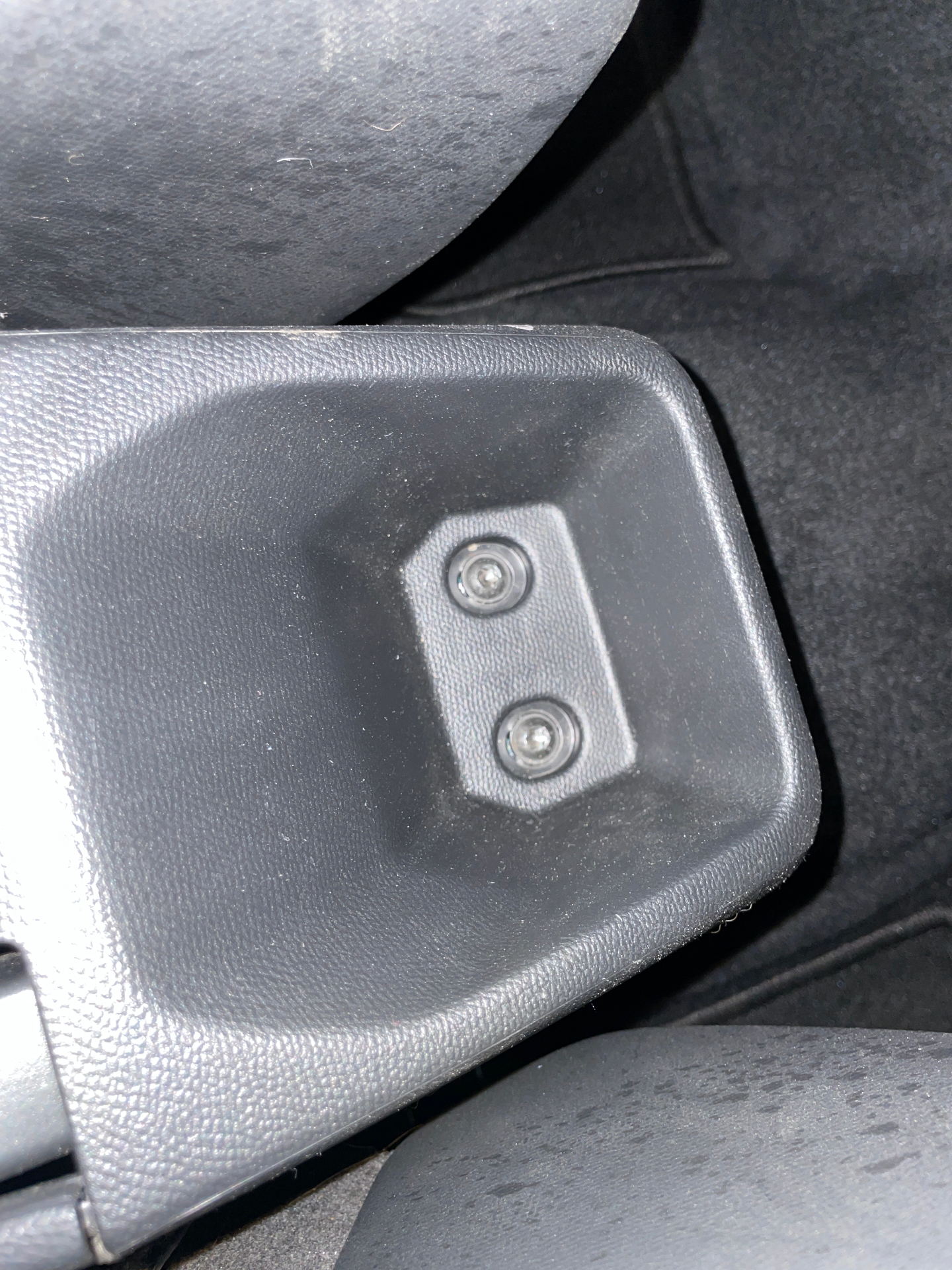 PEUGEOT 2008 BUSINESS BlueHDi 130 S&S EAT8 Active Business - 5P — expertise