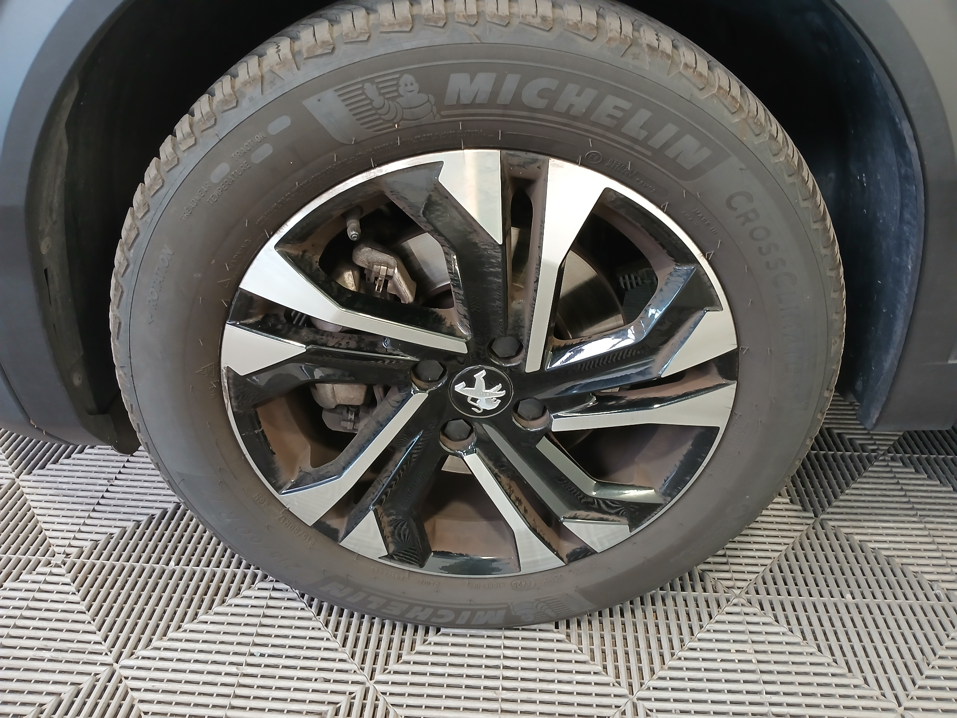 PEUGEOT 2008 1.5 BlueHDi 130ch S&S Allure EAT8 — expertise
