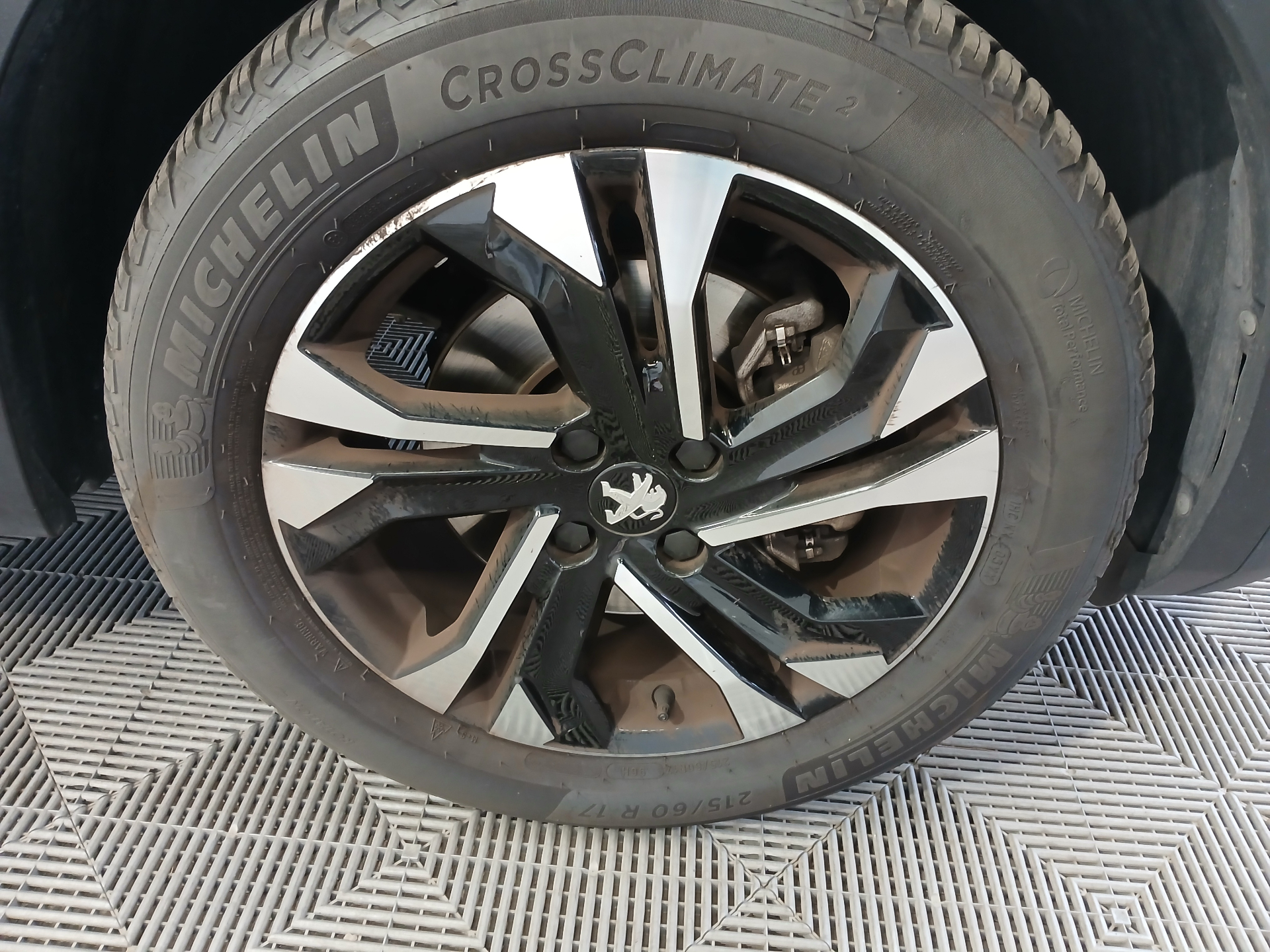 PEUGEOT 2008 1.5 BlueHDi 130ch S&S Allure EAT8 — expertise