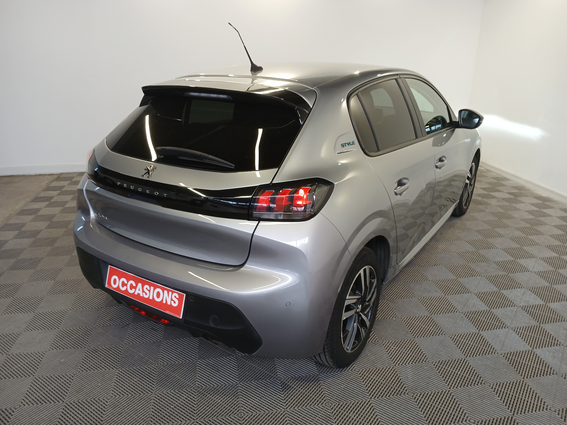 PEUGEOT 208 STYLE PURETECH 75 S&S BVM5