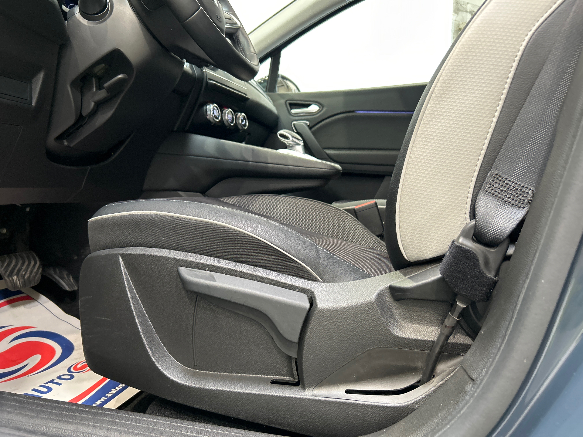 RENAULT CAPTUR E-Tech Plug-in 160 Intens