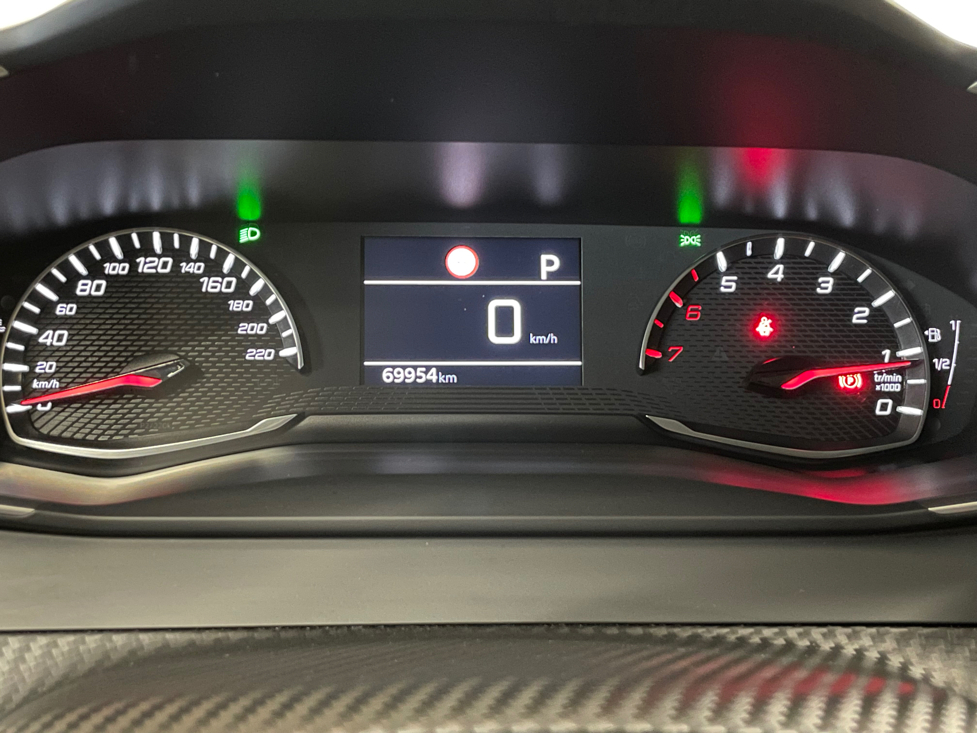 PEUGEOT 2008 BlueHDi 130 S&S EAT8 Allure