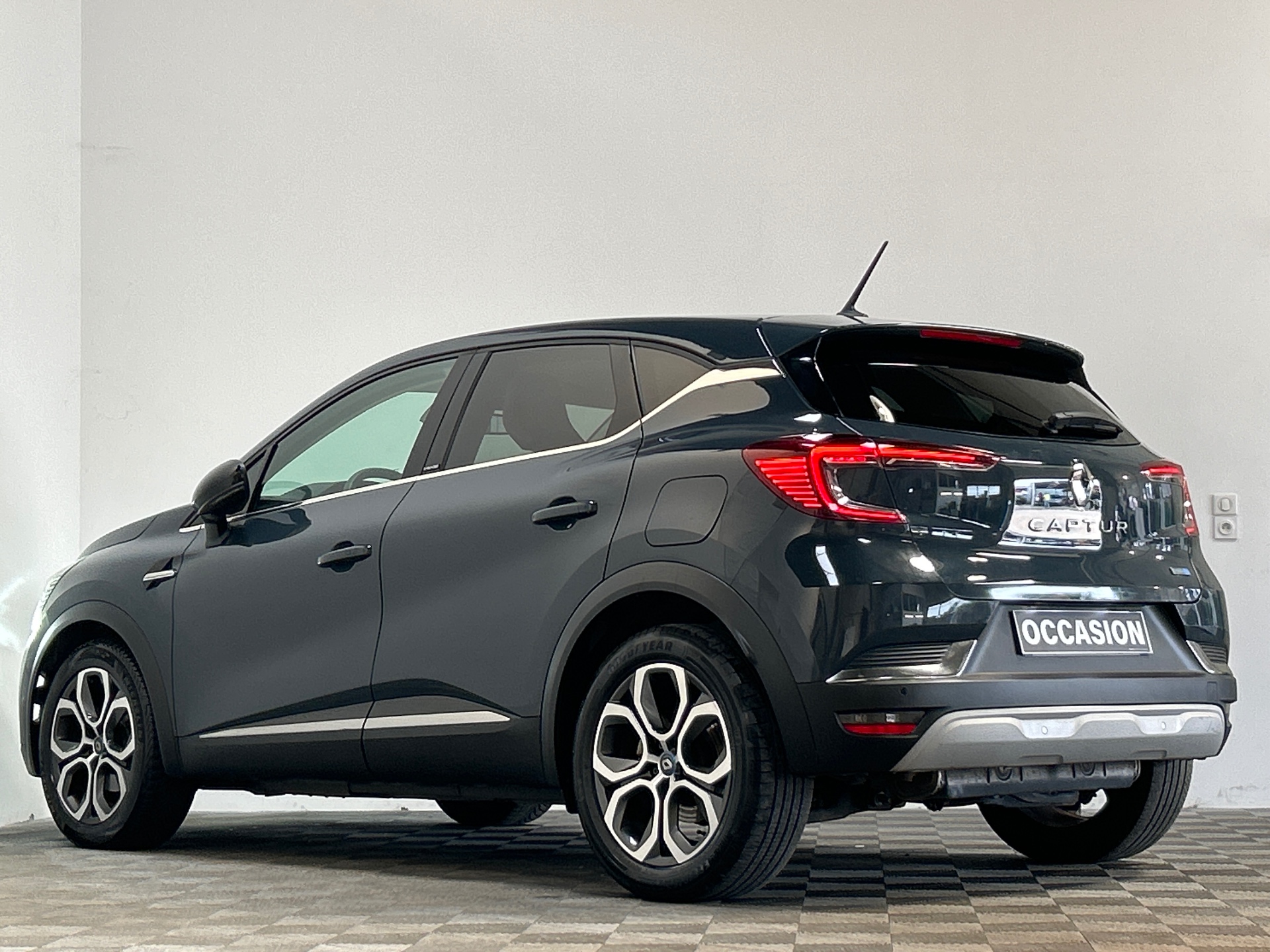 RENAULT CAPTUR E-Tech Plug-in 160 Intens