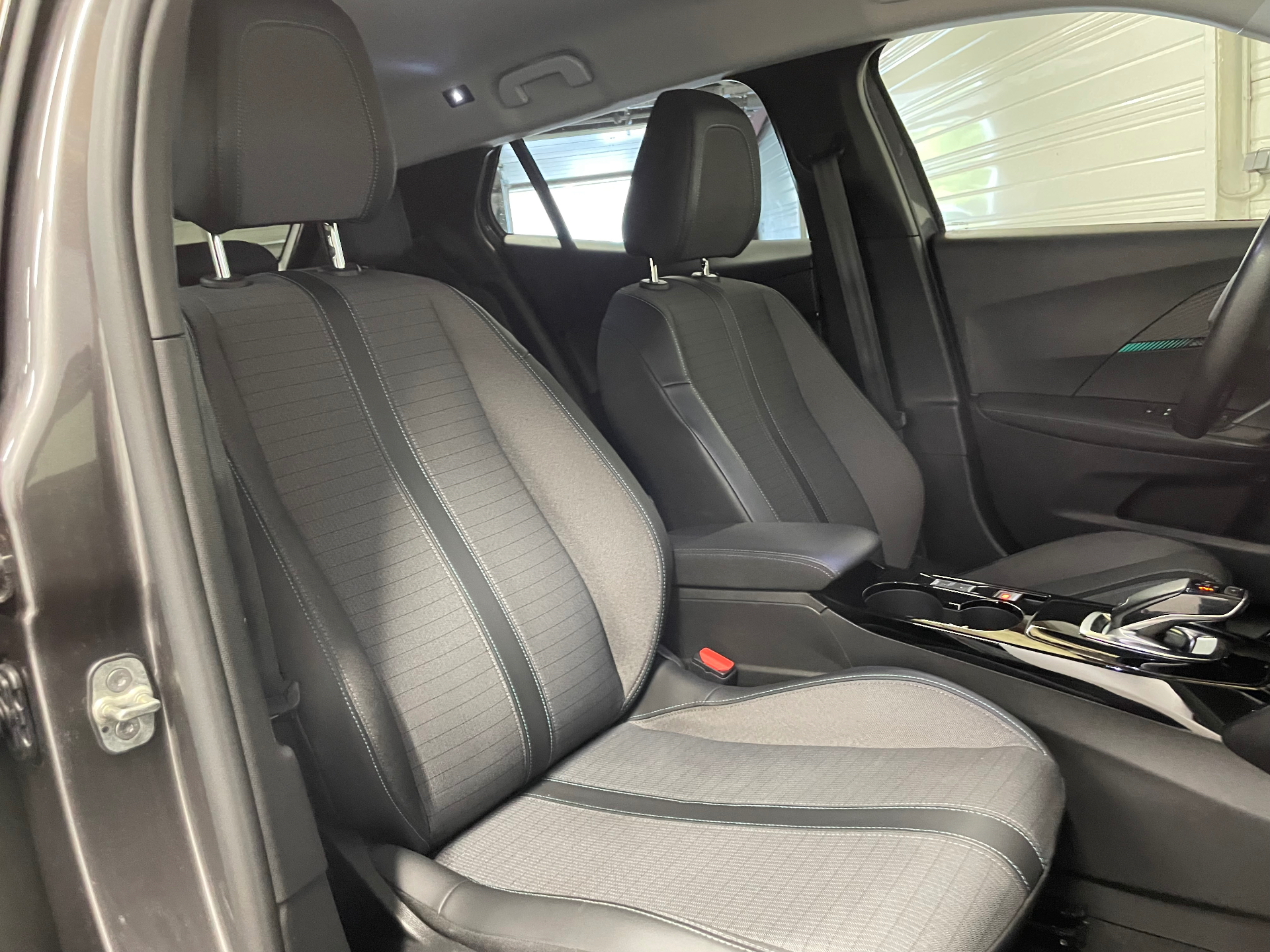 PEUGEOT 2008 BlueHDi 130 S&S EAT8 Allure