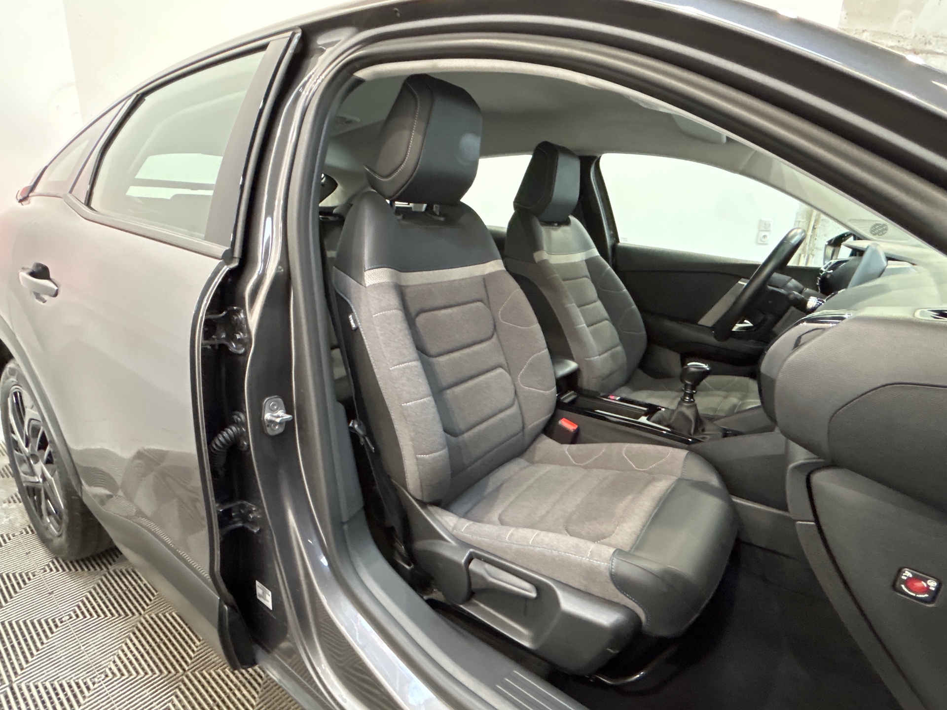 CITROEN C4 PureTech 130 BVM6 Plus