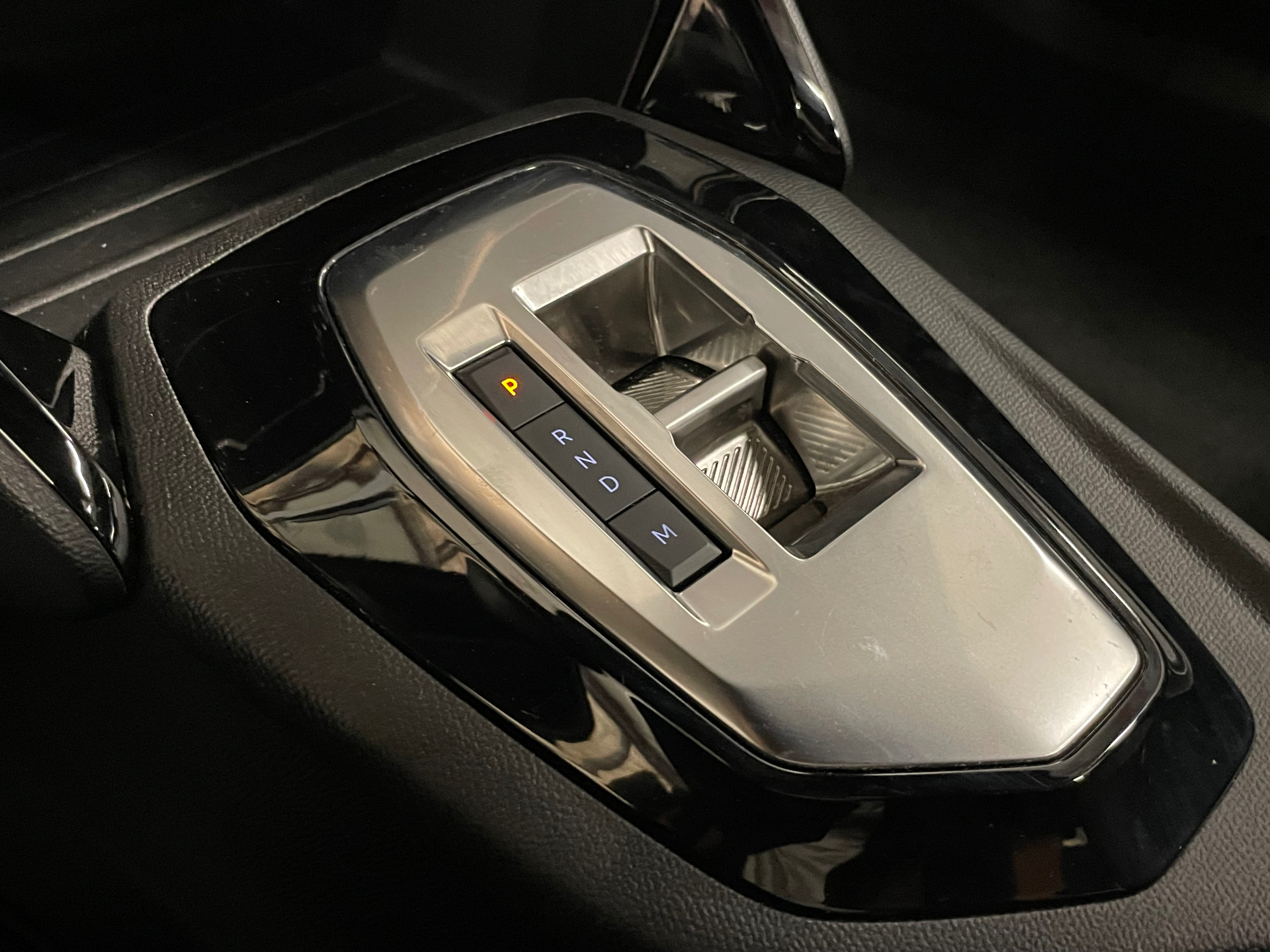 PEUGEOT 2008 Hybrid 145 ch e-DCS6 Style