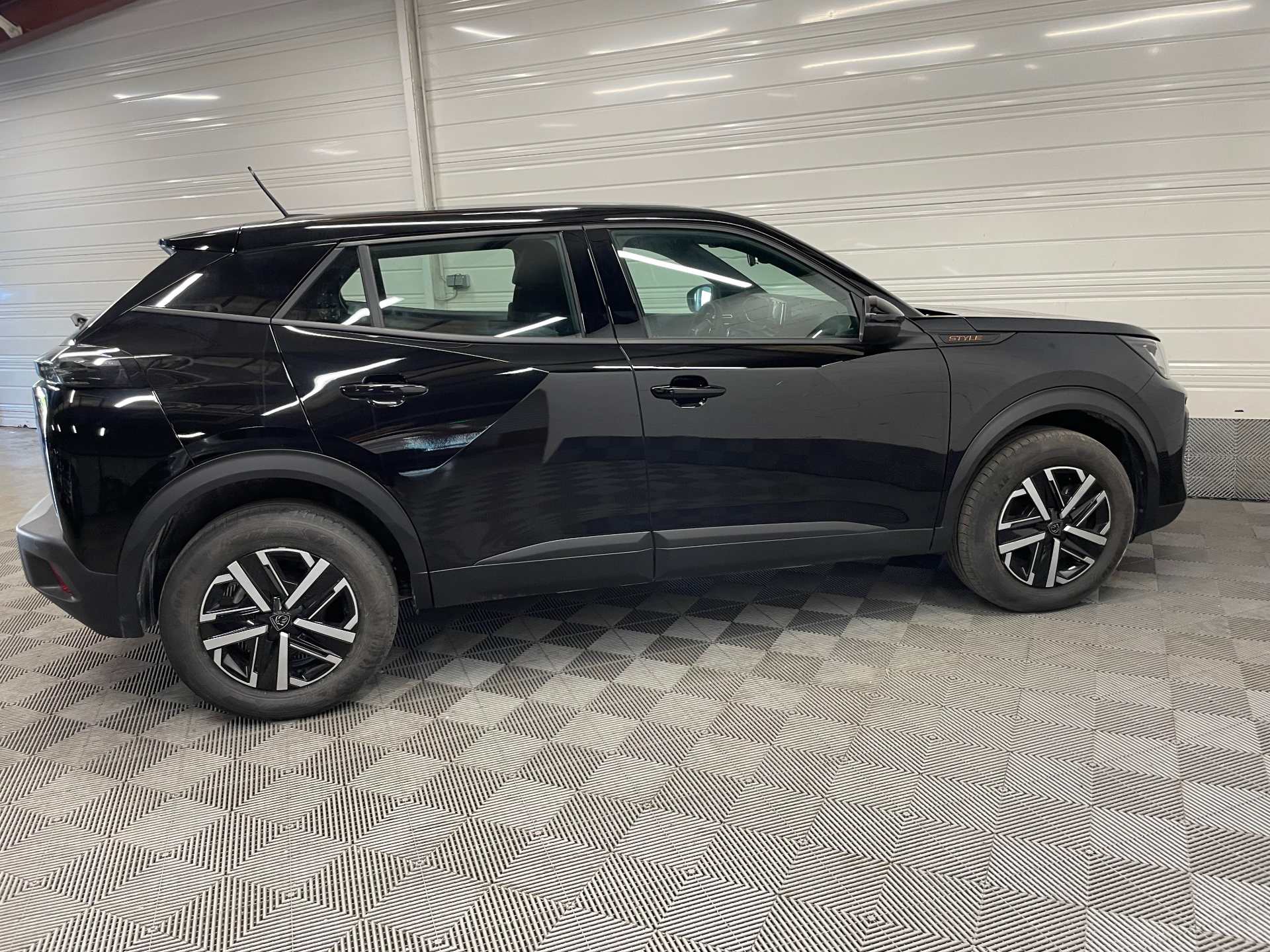 PEUGEOT 2008 Hybrid 145 ch e-DCS6 Style