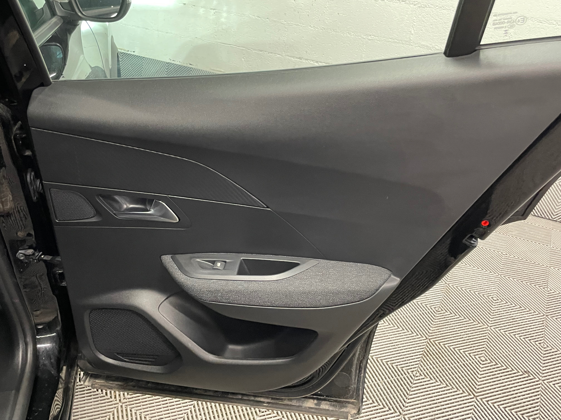 PEUGEOT 2008 Hybrid 145 ch e-DCS6 Style