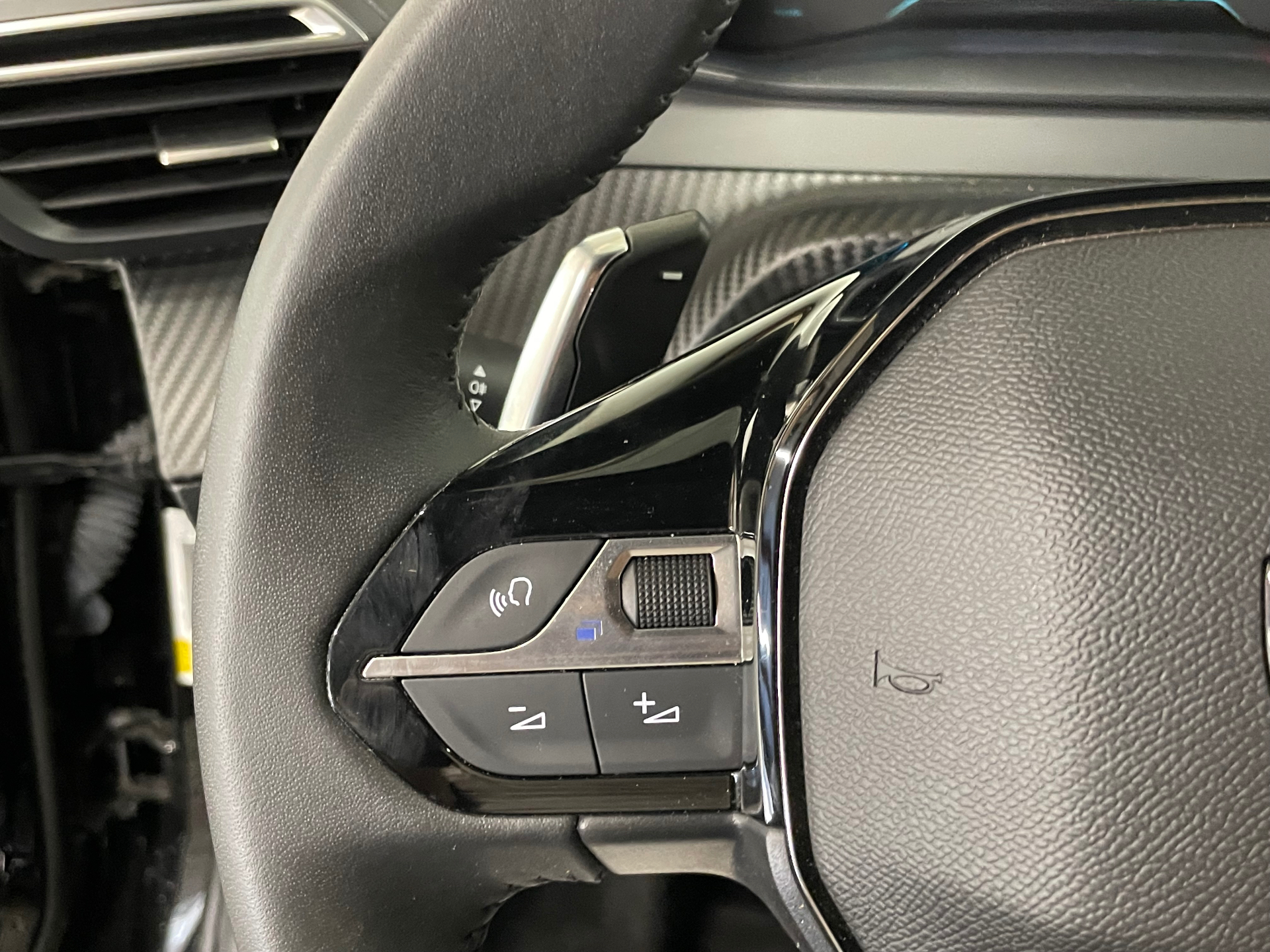 PEUGEOT 2008 Hybrid 145 ch e-DCS6 Style