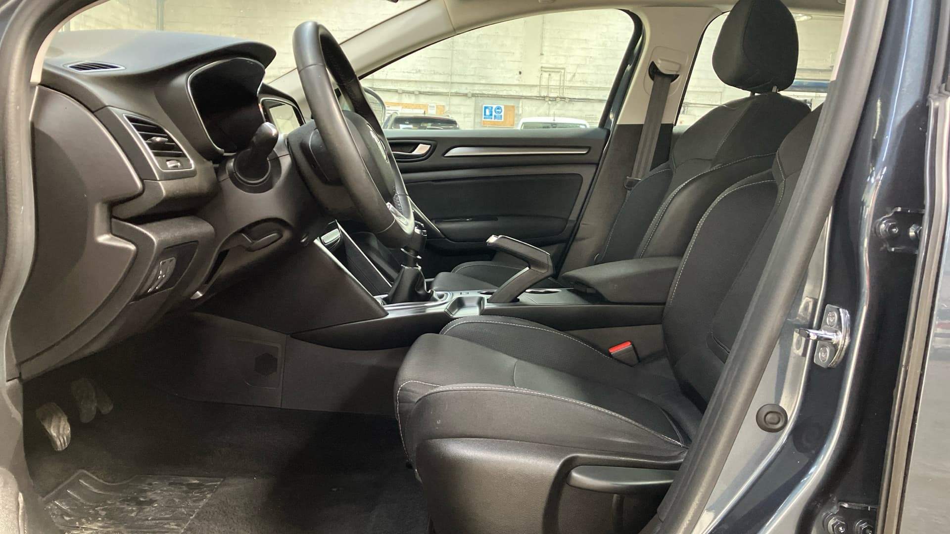 RENAULT MEGANE IV ESTATE Blue dCi 115 Business