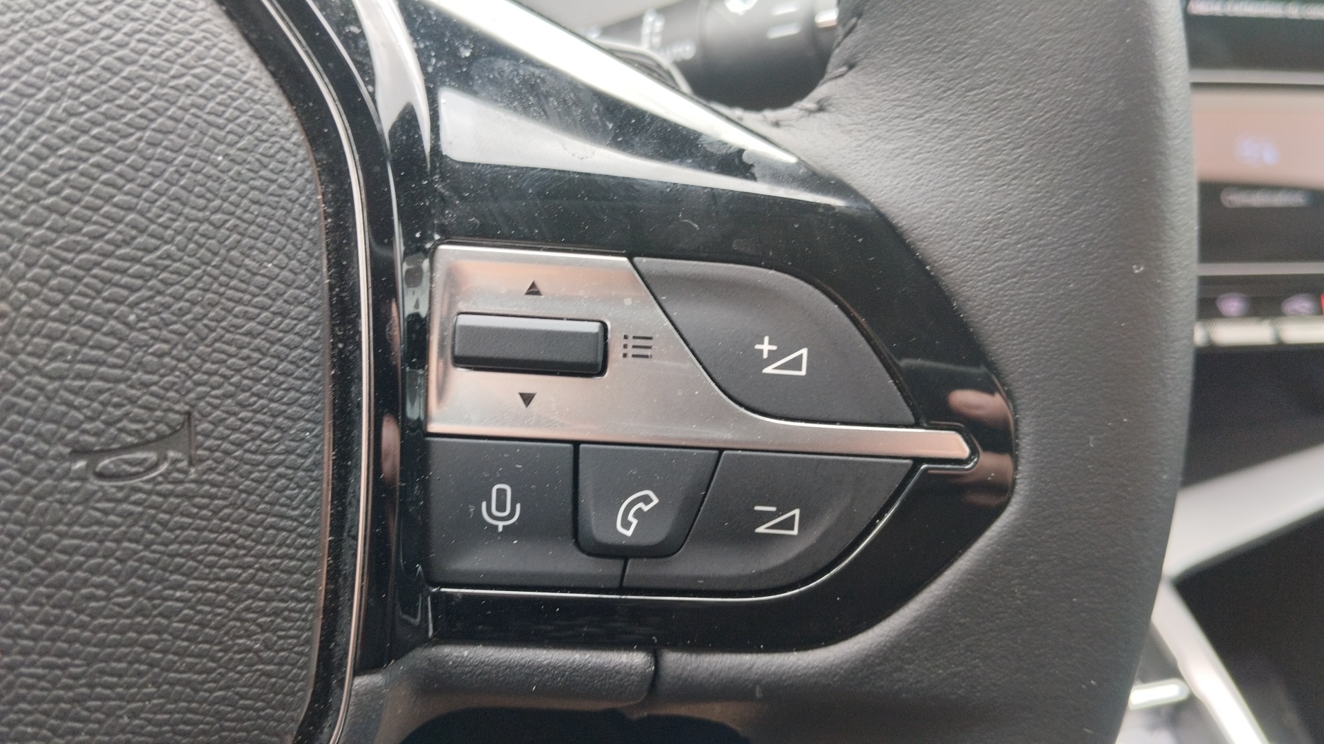 PEUGEOT 308 Allure Hybrid 145 ch e-DCS6
